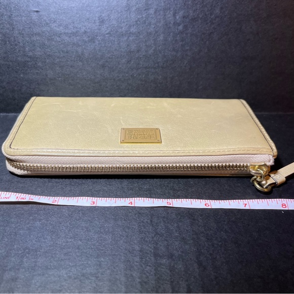 Coach Poppy Continental Wallet - Picture 5 of 16